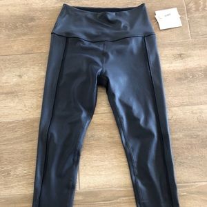 BEYOND YOGA cropped leggings